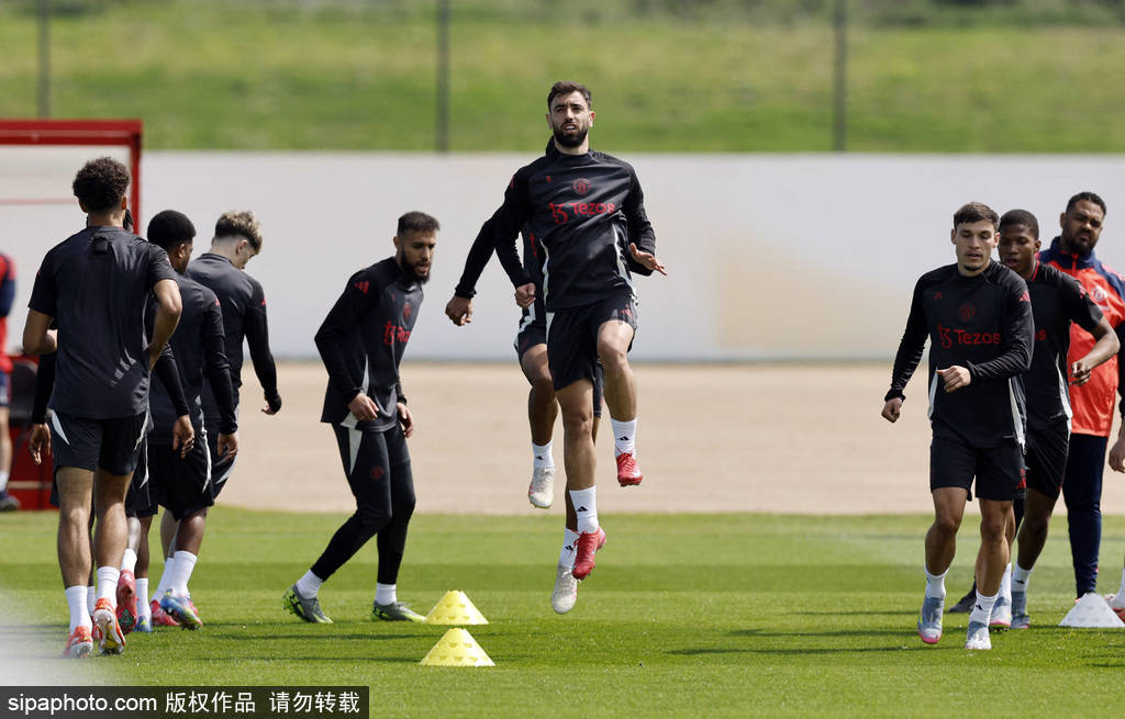 曼联绿灯放行！布鲁诺·费尔南德斯或将迎来重大位置调整