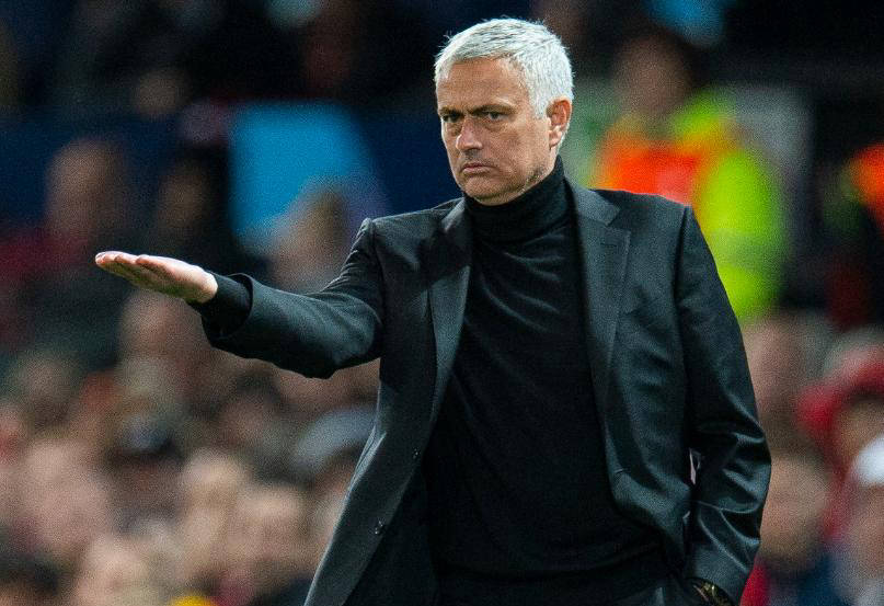 恭喜穆帅！下课危机解除！高层信任送7000万引援预算，目标意甲金靴争冠