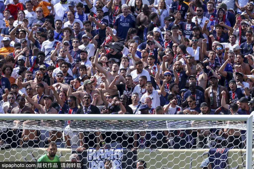 PSG球迷行为失控，欧冠冠军背后的代价