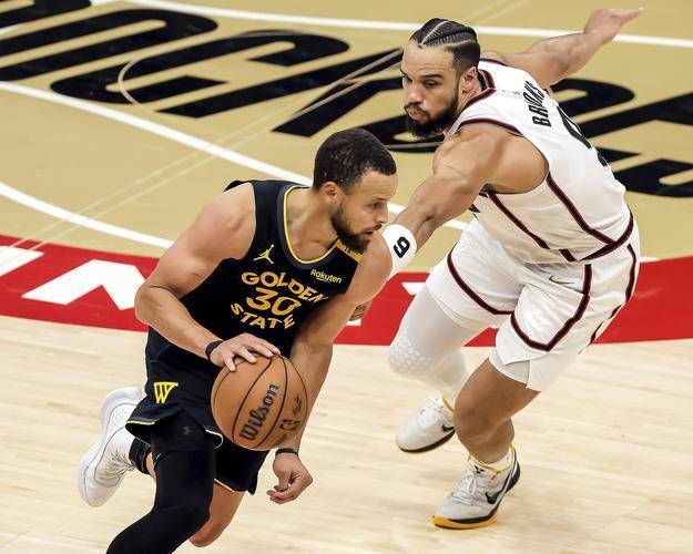 欧冠淘汰赛抽签揭晓，豪门对决引期待